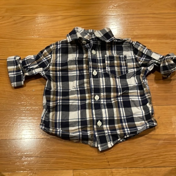 Gymboree Other - Good
GYMBOREE 12-18 m Plaid Top in Good Condition
